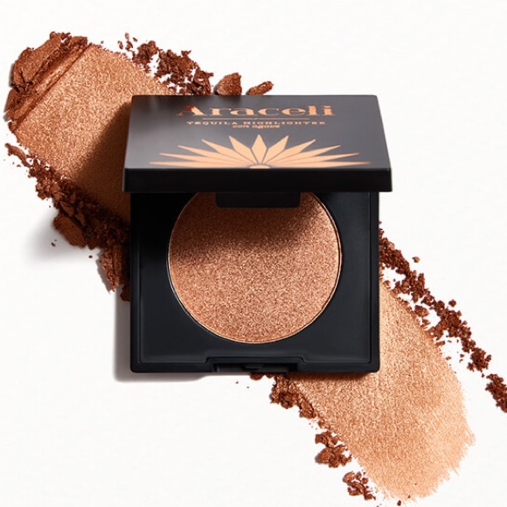 ARACELI BEAUTY — Tequila Highlighter in Anejo